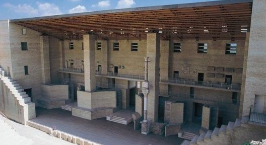 Teatro de Sagunto, Valência,1990-1993. Arquitetos Giorgio Grassi e Manuel Portaceli