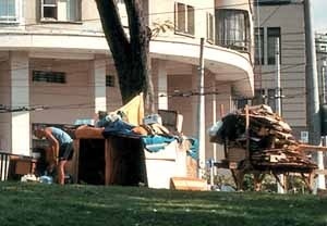 Moradores de rua: paredes imaginárias, corpo criativo