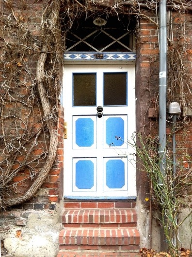 Porta no centro histórico da cidade de Lüneburg, Alemanha