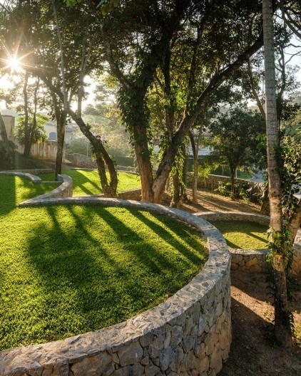 Casa dos Terraços Circulares, Cotia SP, 2020. Arquiteto Denis Joelsons