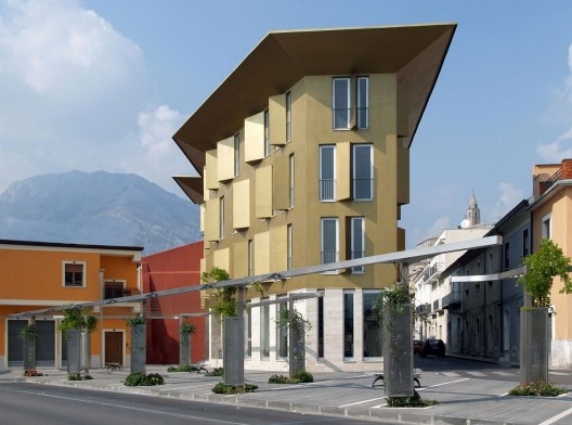 Cherubino Giambardella. Piazza V. Veneto, Montesarchio