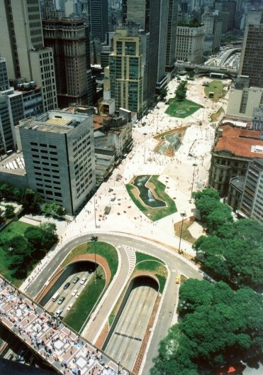 Vale do Anhangabaú, São Paulo, projeto urbanístico de Jorge Wilheim, arquitetura paisagística de Rosa Kliass