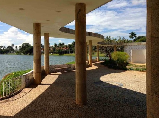 Casa do Baile, marquise com a lagoa ao fundo, Pampulha, Belo Horizonte
