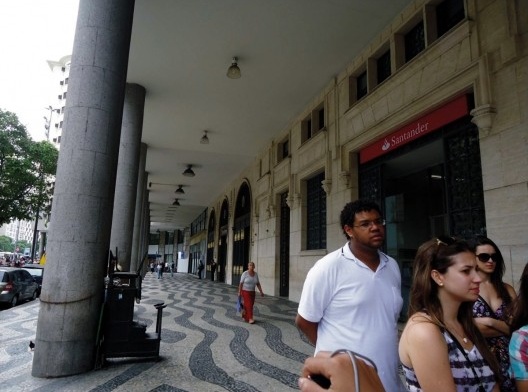 As generosas calçadas e galerias da Avenida Presidente Vargas, Rio de Janeiro