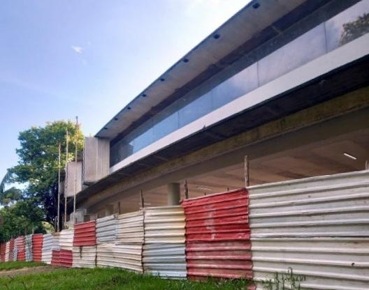 Balneário de Águas da Prata, descaracterização da fachada com retirada dos brises