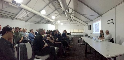 Palestra sobre intervenções urbanas em cidades brasileiras no Cape Institute of Architects