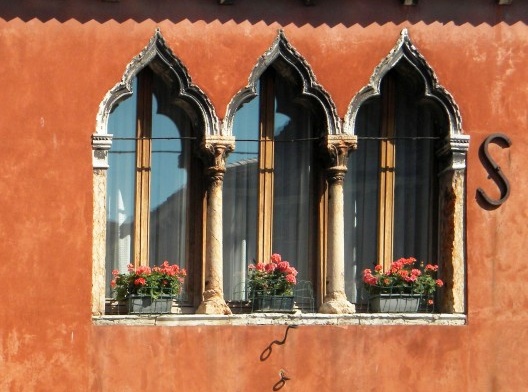 Janela trifore com colunas, Veneza