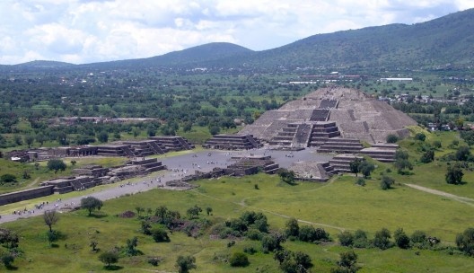 13.Pirâmide de Teotihuacan, México