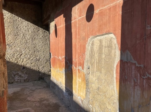 Ercolano. Emplekton com face emboçada e afrescada