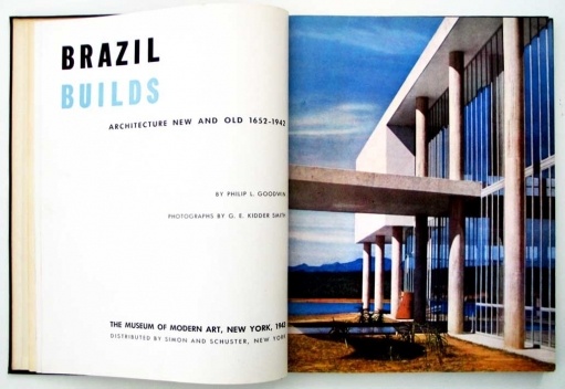 Catálogo “Brazil Builds”, página de rosto com Cassino da Pampulha, Oscar Niemeyer