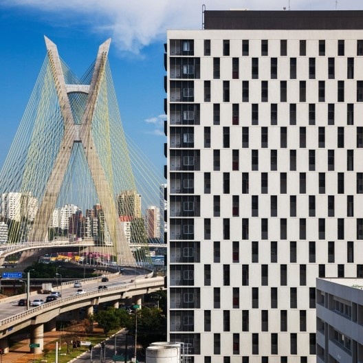 Complexo Jardim Edith, São Paulo, 2008-2013. Fernando de Mello Franco, Marta Moreira e Milton Braga – MMBB / Eduardo Ferroni e Pablo Hereñú – H+F