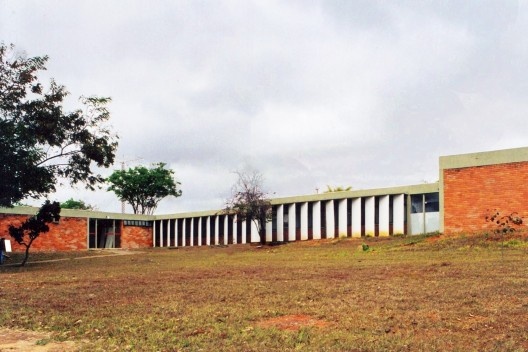 Laboratório de Nutrição e Doenças Tropicais da UnB, etapa 2, ampliação, fachada leste, Brasília, 1974