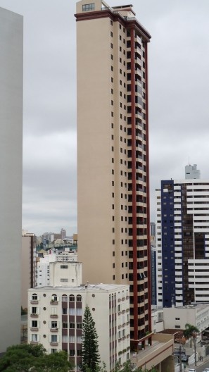 Edifício residencial no Setor Estrutural, Curitiba