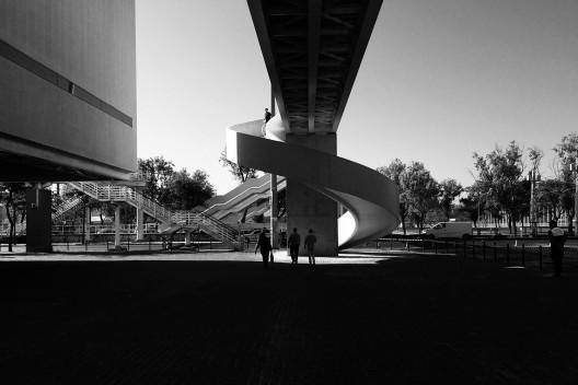Museu dos Coches, passagem pedonal, Lisboa, Portugal, 2017. Arquiteto Paulo Mendes da Rocha