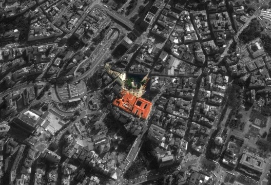 Área de estudo (colorido) e seu entorno