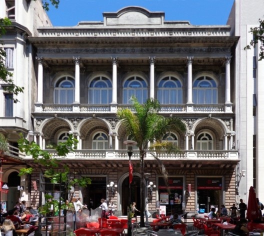 Cervecería Matriz e restaurante La Corte, Peatonal Sarandí, Plaza Constituición, nov. 2013