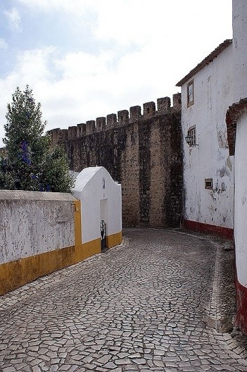 Acesso às Muralhas da Vila de Óbidos