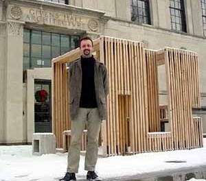 Zeuler Lima em frente da Escola de Arquitetura da Washington University