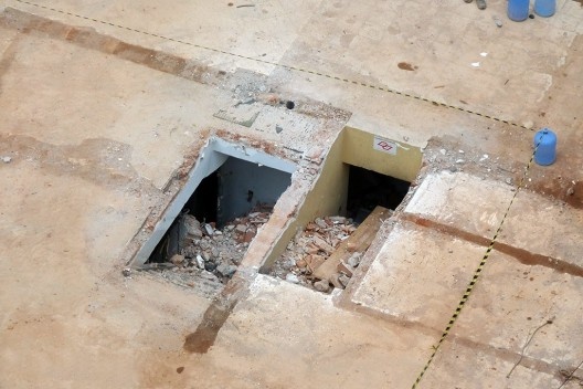 Detalhe das caixas de escada após a demolição