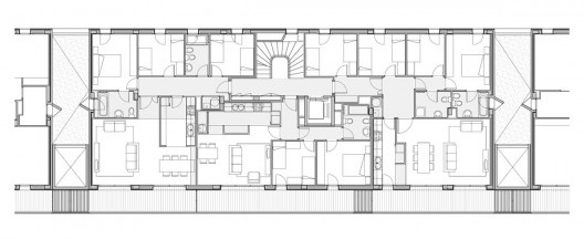 Conjunto Habitacional Fira de Barcelona – L’Hospitalet de Llobregat, planta tipo com três apartamentos, Barcelona 2009