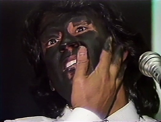 Ailton Krenak faz discurso-performance na Assembleia Constituinte de 1987