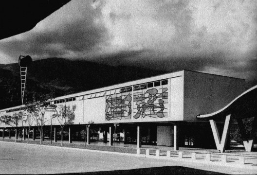 Museu Universitário na Praça da Reitoria do Conjunto Cultural