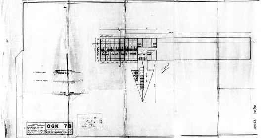 Conjunto JK, plantas bloco A, Oscar Niemeyer, 1954. Superior: andares pares de acesso aos semi-duplex com a circulação coletiva; inferior: andares impares, escadas privativas do aparta mento acessam o semi-duplex