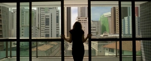 Cena do filme O som ao redor, roteiro e direção de Kléber Mendonça Filho