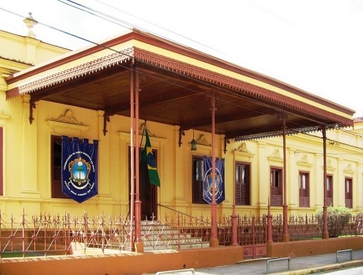 Colégio Nossa Senhora das Dores: acesso principal