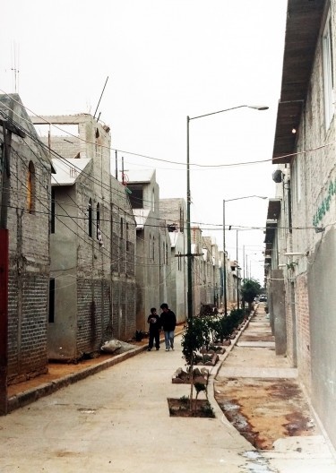 Passagem em conjunto habitacional, Cidade do México, c.2005