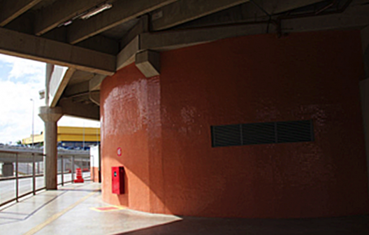 vista de detalhe comprometedor da obra conforme construída