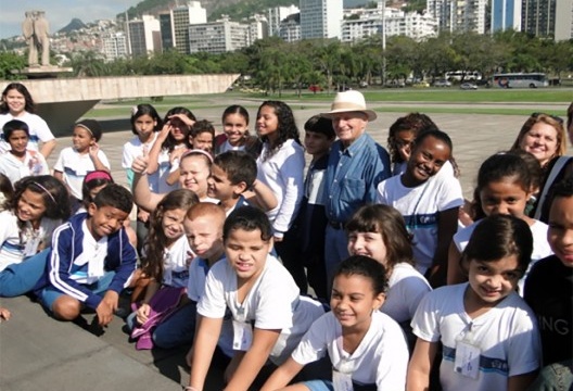 Registro de uma visita guiada realizada por Marcos Konder para alunos de uma escola pública do município, no dia 12 de junho de 2012
