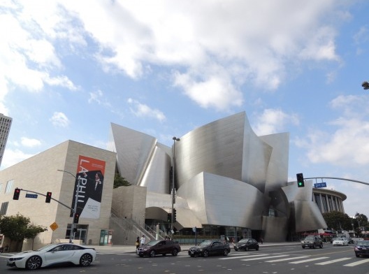 Walt Disney Concert Hall, Los Angeles, 2003. Arquiteto Frank O. Gehry