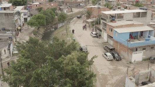 Espaço público — rua Cachoeira de Itaguassava