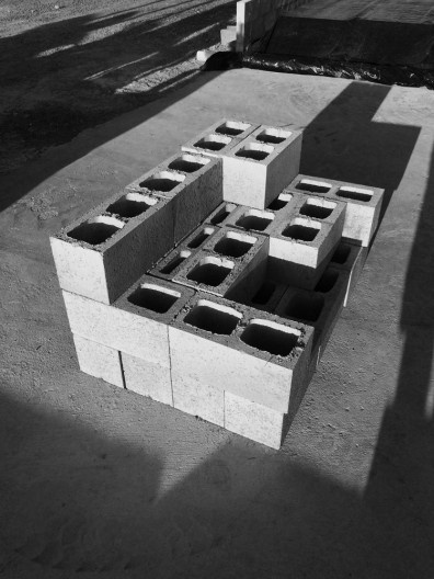 Sede de uma Fábrica de Blocos, Avaré SP Brasil, 2015. Arquitetos André Nunes, Anna Juni, Enk te Winkel e Gustavo Delonero (autores) / Vão Arquitetura