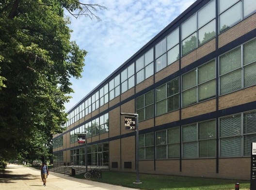 Mies van der Rohe, Wishnick Hall (1946). Illinois Institute of Technology