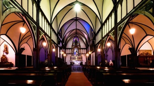 Interior da Catedral Ōura, Nagasaki, Japão