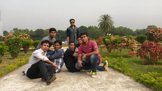 Rafikul Isalm e amigos, Dhaka, capital de Bangladesh
