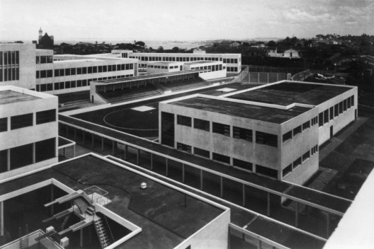 ICEIA, vista dos terraços e pista de atletismo