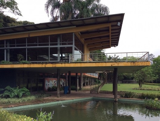 Residência Olivo Gomes, bloco social e jardins, São José dos Campos