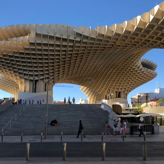 Vista da ponte de Alamillo, de Santiago Calatrava, 1989-1992, sobre o rio Guadalquivir, Sevilha