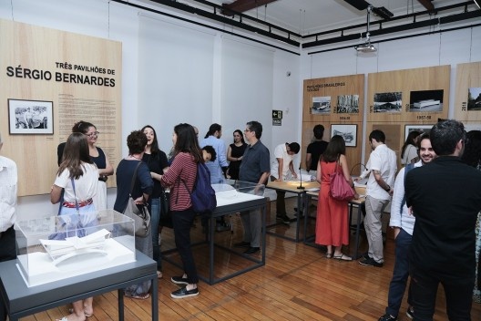 Exposição “Três pavilhões de Sérgio Bernardes”, curadoria Abilio Guerra e Fausto Sombra