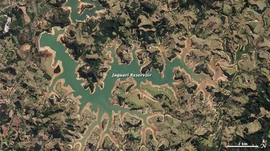 Nível de água na represa Jaguari, sistema Cantareira, agosto de 2014