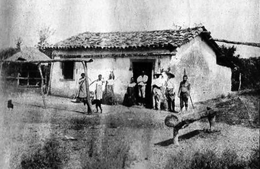 Residência da Fazenda Passatempo já demolida, município de Rio Brilhante, Mato Grosso do Sul