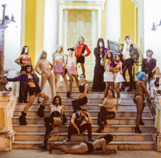 População LGBTQI+ na praça Antenor Navarro