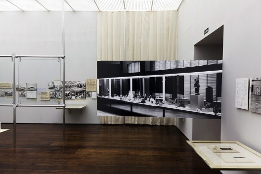 Exposição “Maneiras de expor”, curadoria de Giancarlo Latorraca, Museu da Casa Brasileira