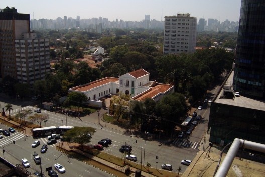 Oficina de desenho urbano MCB, inserção urbana do Museu da Casa Brasileira: arborização e gabarito baixo do bairro, São Paulo, 2011