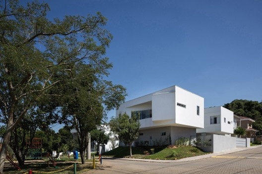 Casa 2V, Porto Alegre RS Brasil, 2013. Arquitetos Diego Brasil e Anderson Calvi / BR3 Arquitetos