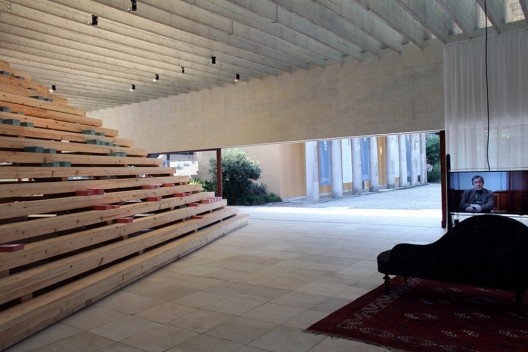 Pavilhão nórdico com divãs