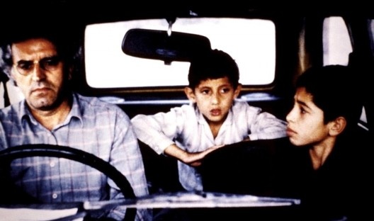 Fotograma de E a vida continua, filme de Abbas Kiarostami, 1992